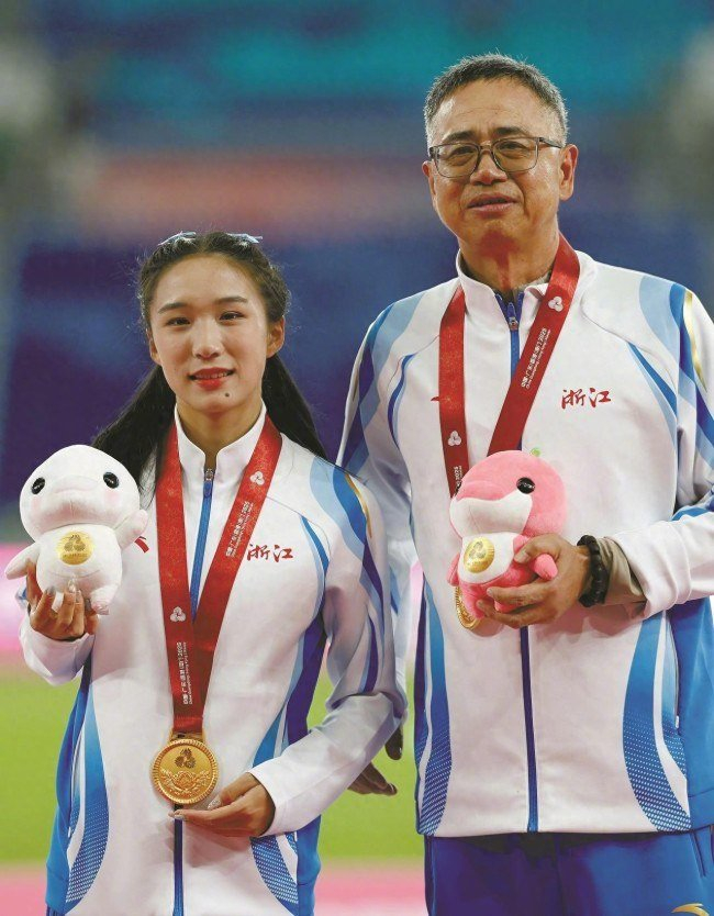 陈妤颉和吴亚存。