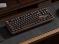 温馨棕色调：Keychron带来K8 HE磁轴键盘全木特别版，199.99美元
