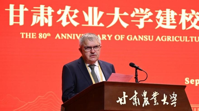 外籍合作专家、诺贝尔和平奖获得者、丹麦奥胡斯大学，约根·奥利森教授致辞