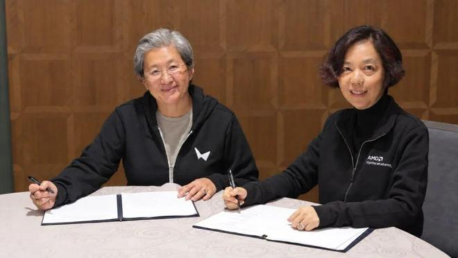苏姿丰（左）和李飞飞 图片来源：World Labs官网