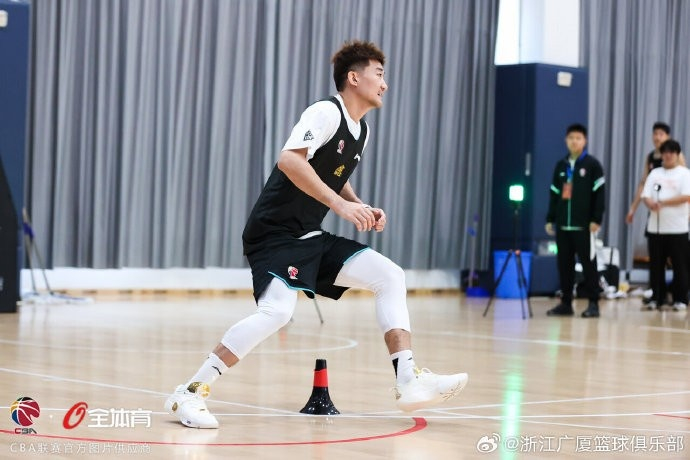 成功上岗！除因伤未能参加体测的2人 广厦其余队员全部通过测试