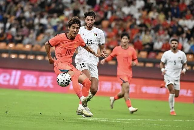 国足热身赛 0-5 巴勒斯坦，如何评价这场比赛主教练邵佳一的战术安排？