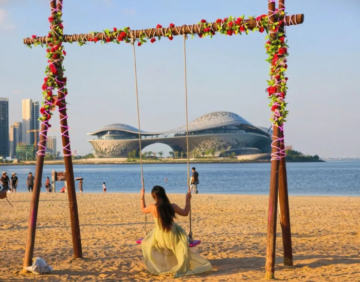 远眺海景。 邓安祺 摄