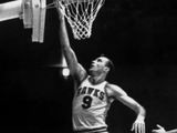 NBA第一个MVP，获得过多少爱