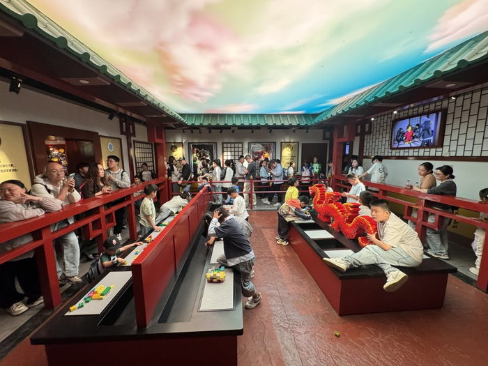 乐高幻影忍者之旅项目排队现场。（受访者供图）