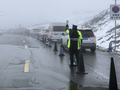 国道318线折多山路段解除交通管制恢复通行，交警提醒：路面湿滑，减速慢行丨C视频