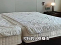 酒店拼床累坏保洁，“亲子房”供给要跟上需求 | 新京报快评