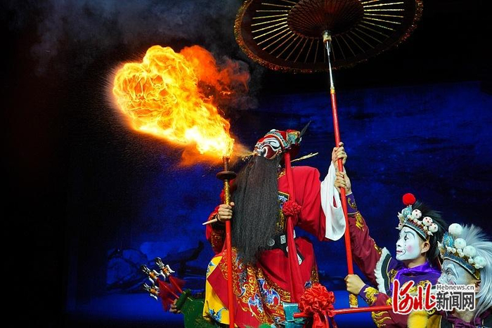 10月4日，河北梆子《钟馗》在河北省艺术中心上演。图为《钟馗》剧照。河北省河北梆子剧院供图
