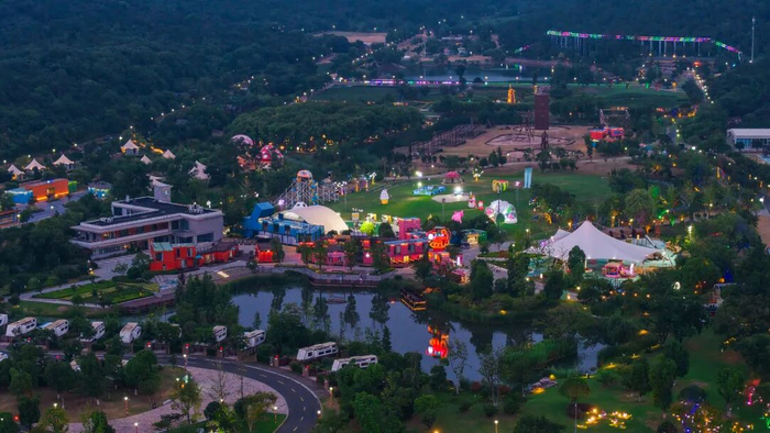 （图为音乐节周边场景）