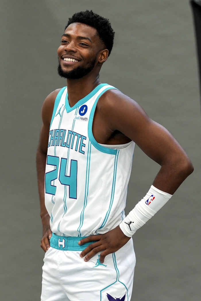麦迪：黄蜂米勒新赛季该场均25-26分 今年要证明自己能成球队门面