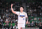 状态可以！赵睿半场2记三分球拿下6分4助攻1抢断