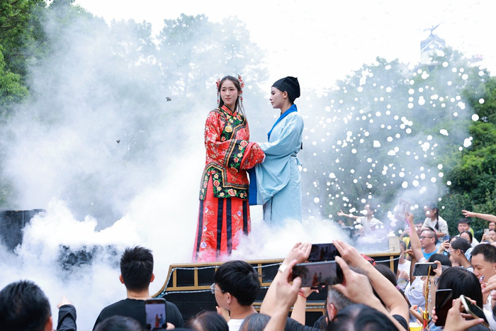 梁山伯与祝英台。