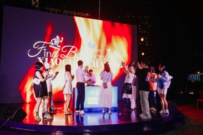 图：小罐茶FLOW疗愈节的流动茶车、Tea Rave专场（来源：网络）