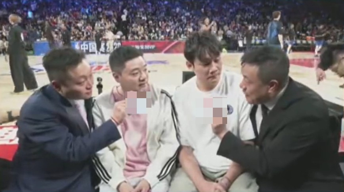 梦幻联动！丁俊晖现场观战NBA中国赛 并表示新赛季看好火箭夺冠