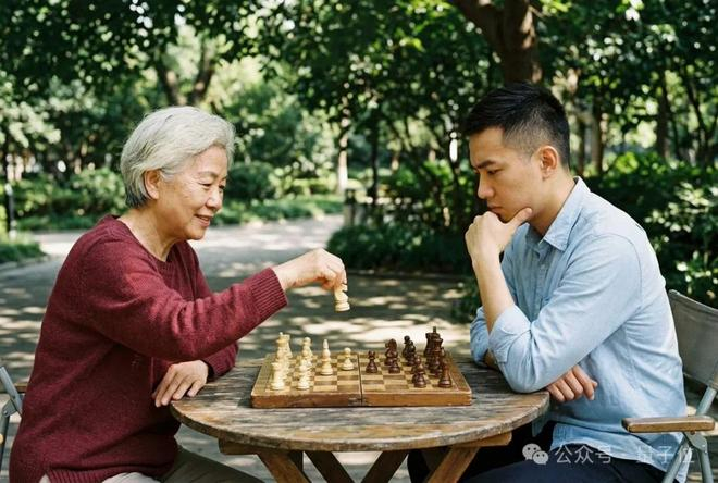 △下棋，图源推特@Fries