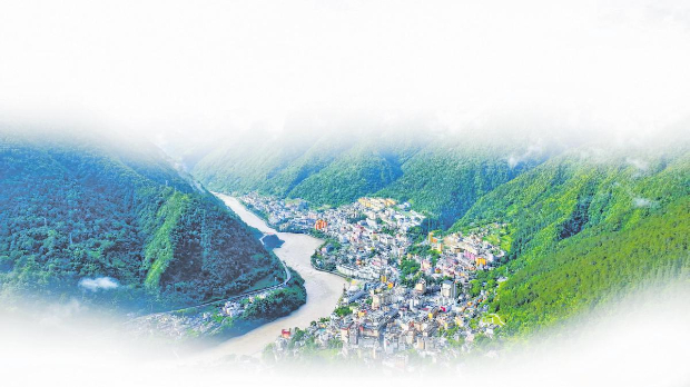 贡山县城。通讯员　和庆强　摄