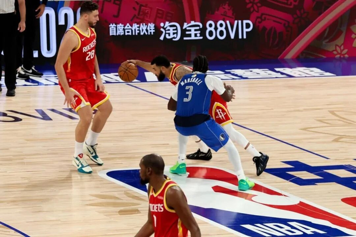 10月9日NBA中国赛独行侠VS火箭队比赛现场 图片来源：企业供图
