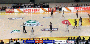 发生了什么？下半场回来发球还没走表 珀塞尔突然被吹违体