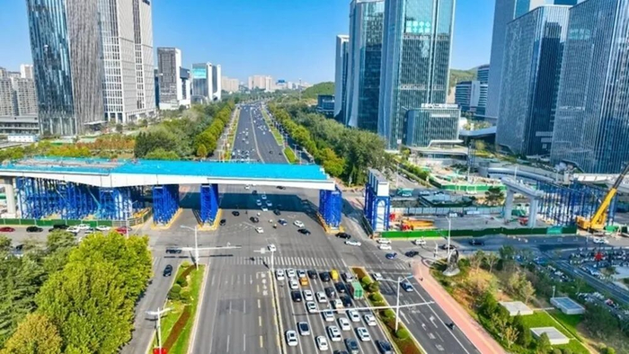 跨经十路段