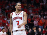 塞纳克：乌赞是我队内最亲近的人之一 他帮我更好适应NBA