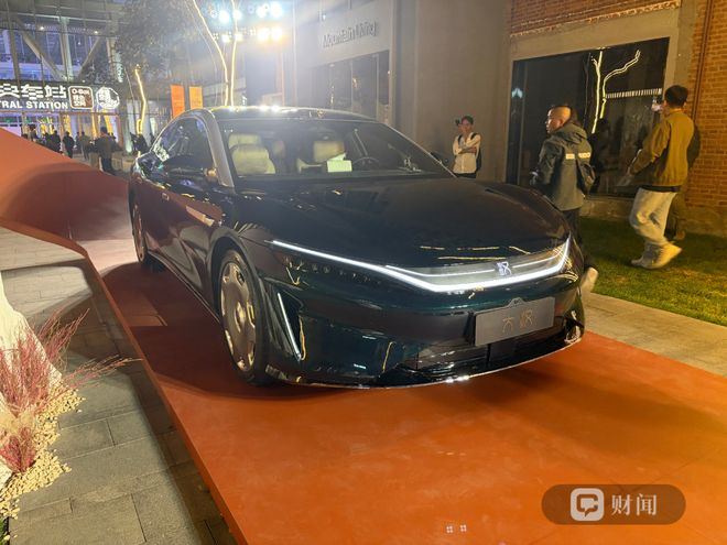 外观在细节处彰显旗舰定位 姚飞/摄
