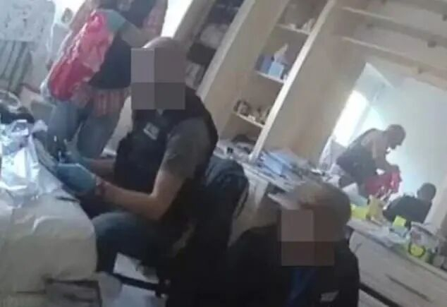 警方突袭钱志敏豪宅