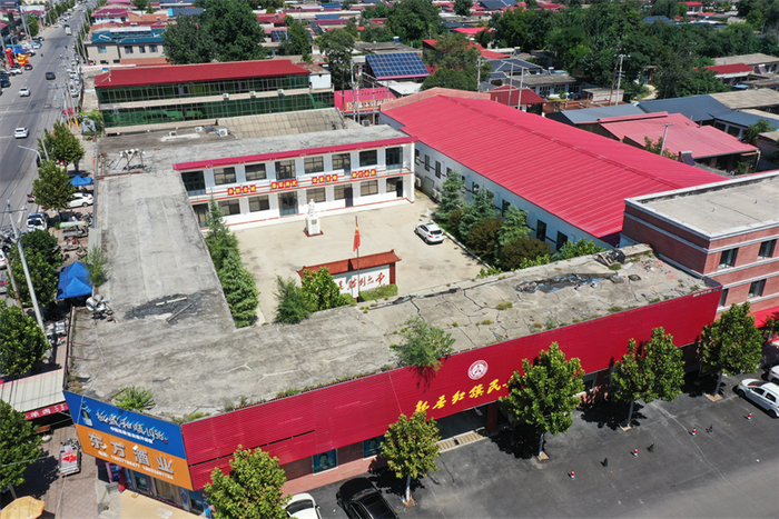 红旗民兵营驻地鸟瞰图。无人机照片