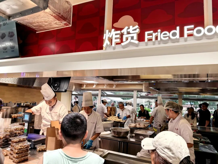 现制餐饮人气相对最旺