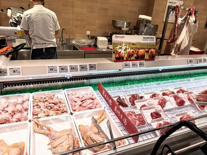 门店现场的禽肉类区域