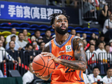 记者：拉塞尔要么一个不进要么成串进 使用说明书挺考验教练组