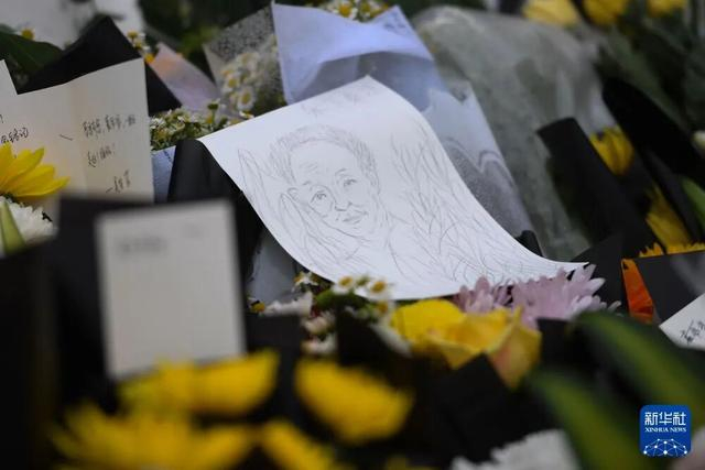 2021年5月23日，在湖南杂交水稻研究中心，人们用各种形式悼念袁隆平院士。新华社记者 薛宇舸 摄