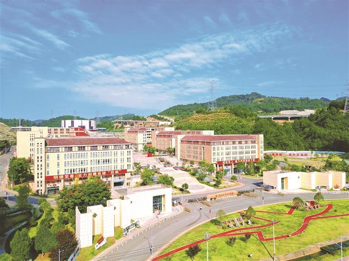 贵州财经职业学院校园。（贵州财经职业学院供图）