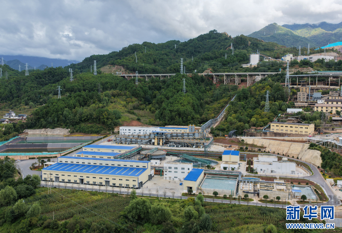 航拍金鼎锌业10000吨/天硫化矿选厂（摄于9月20日）。新华网发（柳国娅 摄）