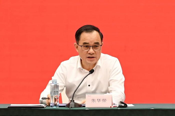 朱华荣资料图。图源：视觉中国
