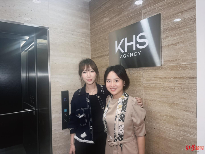 ▲杨阳（右）在KHS公司