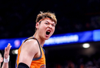媒体人：王哲林篮板升至历史第三 从年龄/效率看登顶或就在这两年