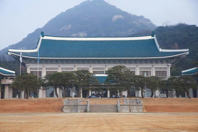 韩国总统府青瓦台。图源：新华社