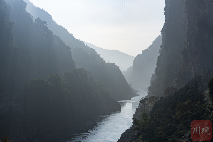 10月17日在雅安芦山县拍摄的飞仙峡