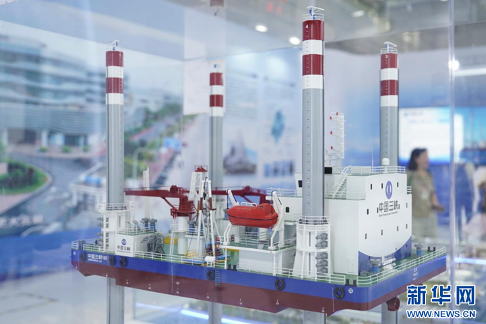 图为中国长江三峡集团展出的“中国三峡101”勘探平台。新华网 蒋巧玲 摄