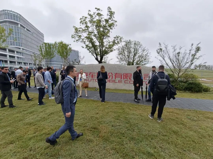 国际友人是组团来的｜图片来源：极客公园