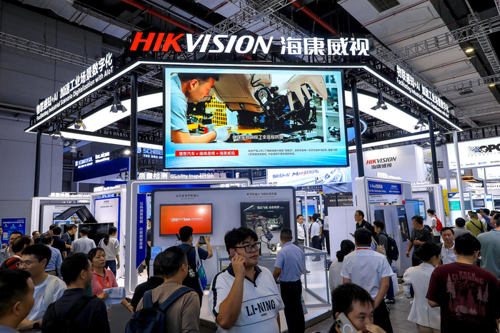▲10月13日，上海第26届中国国际工业博览会，海康威视展台 据视觉中国