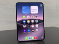 博主实测iPhone Duo折痕区域偏软：滑动会出现水波纹
