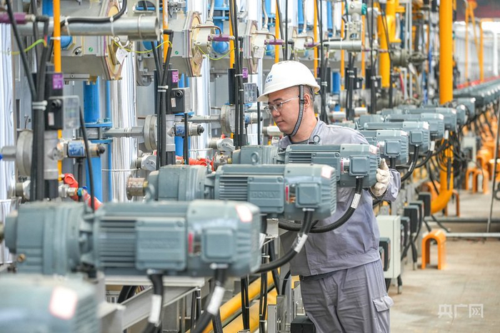浙江德清：软磁新材料项目设备加紧调试
