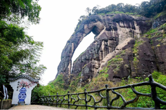 鹰潭象鼻山 供图 鹰潭市委网信办