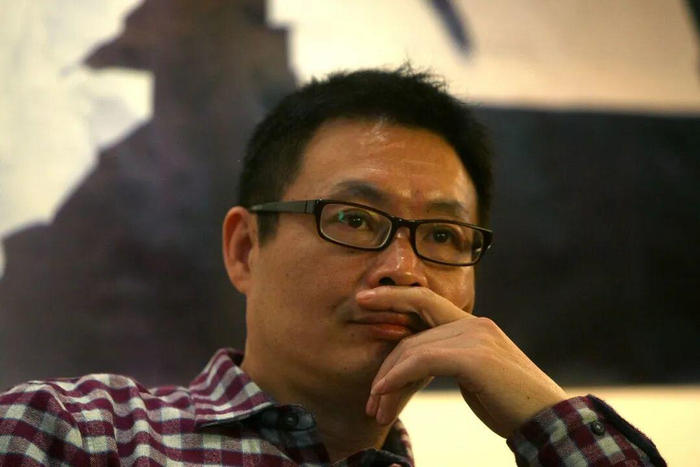 2012年，在成都举行的“解密麦家”书友沙龙（资料图，王效摄）
