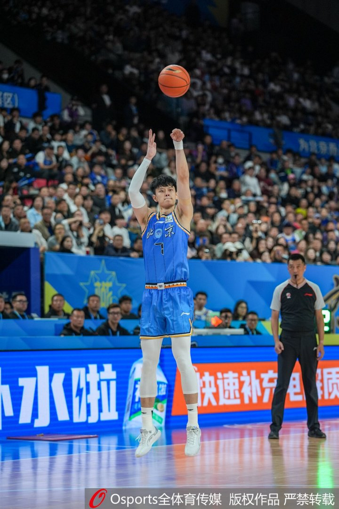正负值+36！曾凡博14中8拿到19分7板 另有2助2断