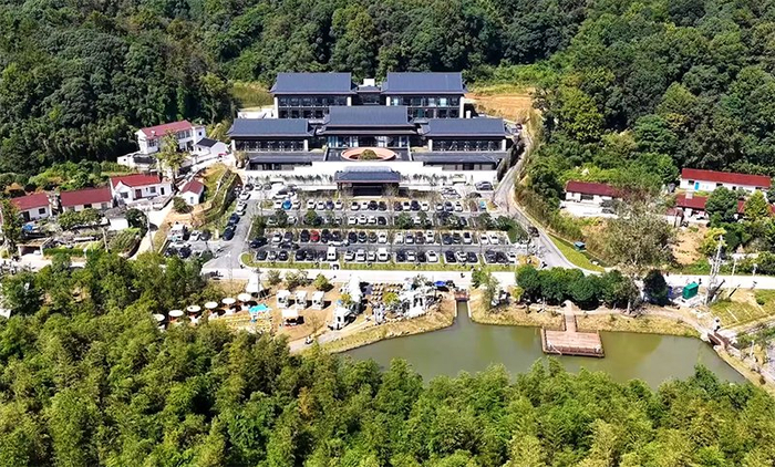 青山环抱的宋氏桂香会客厅。南陵县委宣传部供图