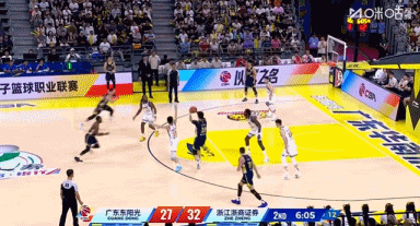 硬气回应！杨腾飞空切拉杆潇洒打进 孙铭徽回过头打小杨一个2+1