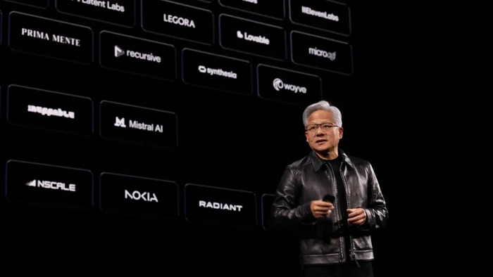 黄仁勋在 GTC 柏林发表主题演讲｜图片来源：英伟达