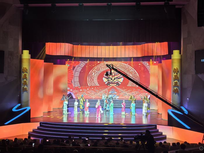 文艺交流展演。
